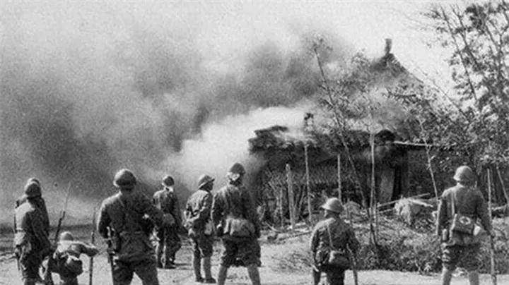 "力度,除了用"三光政策"打击抗日军民之外,还在华北实行了"囚笼政策"