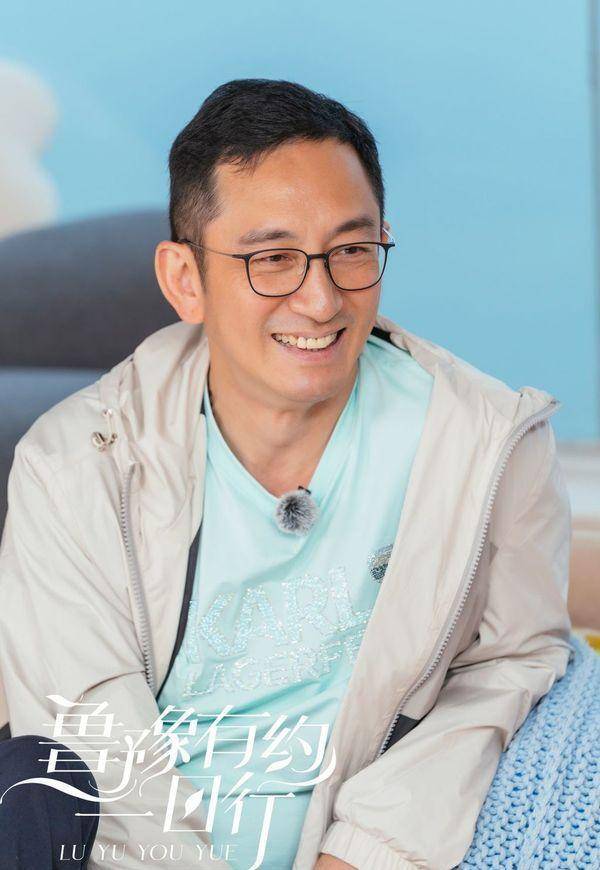 入行40年吴启华坦言tvb做男一月薪不及电影一日人工_生活_上岸_工作