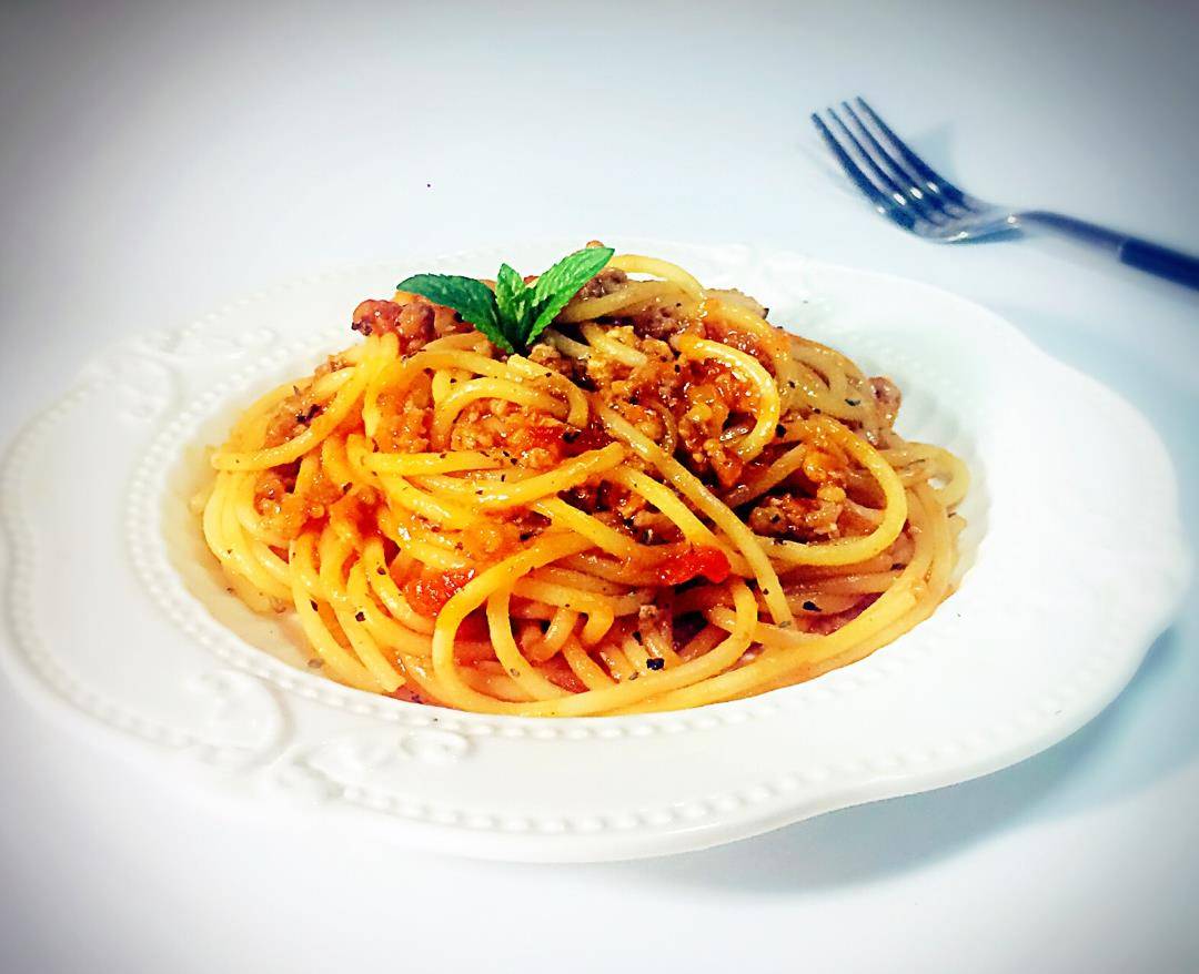 简单又好吃的意式肉酱面,快来做自己的大厨吧_丁进行_西红柿_洋葱