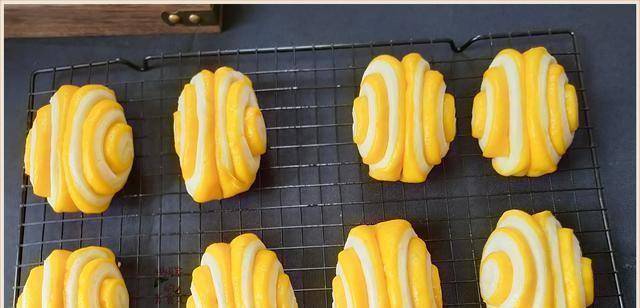 做南瓜花卷时 酵母别直接倒南瓜泥里 教您正确做法 好看又好吃 时候 面团 时间