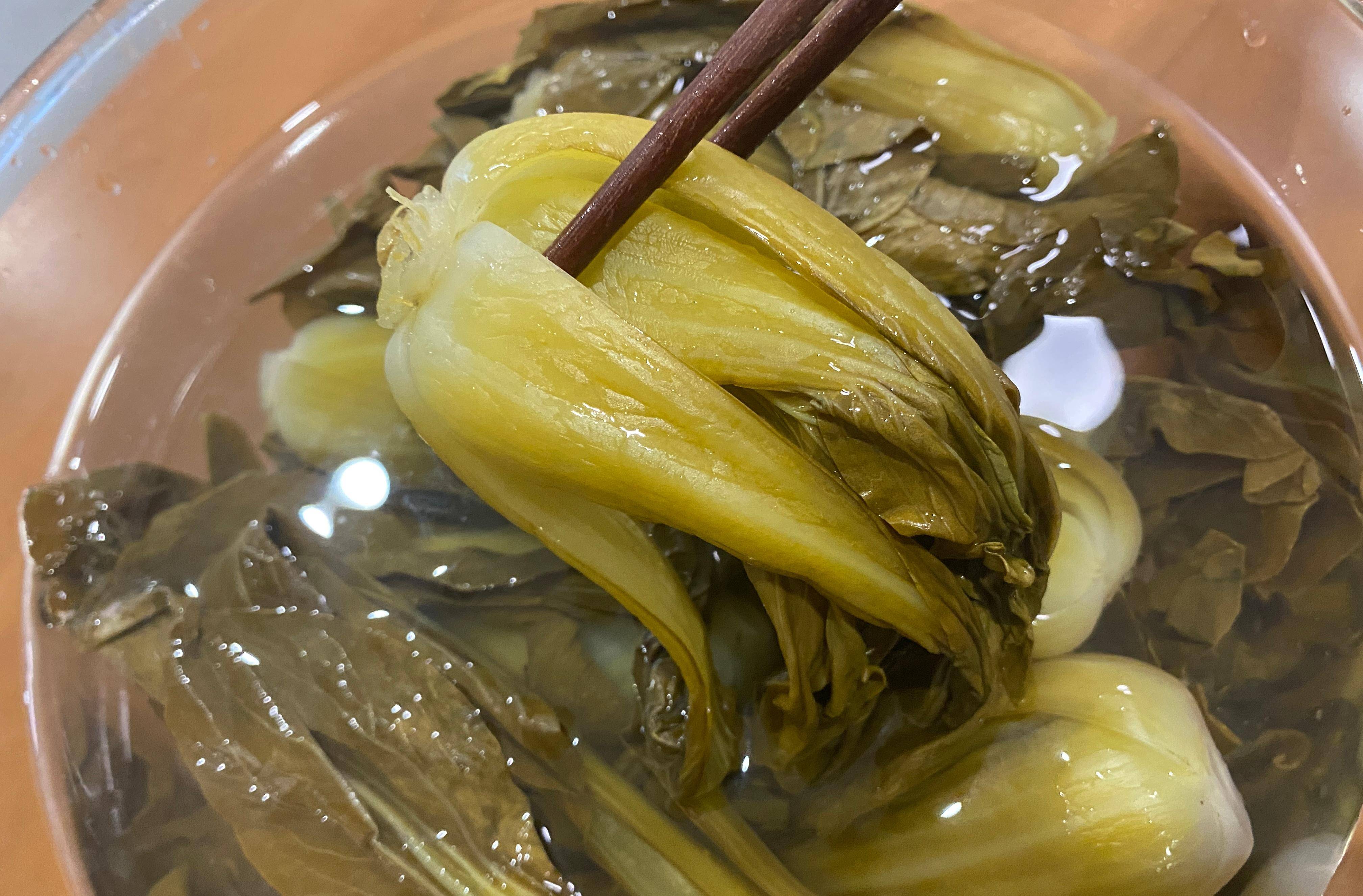 腌酸菜别用盐了,教你一个新方法,腌一天就能吃,健康又卫生_青菜_备用