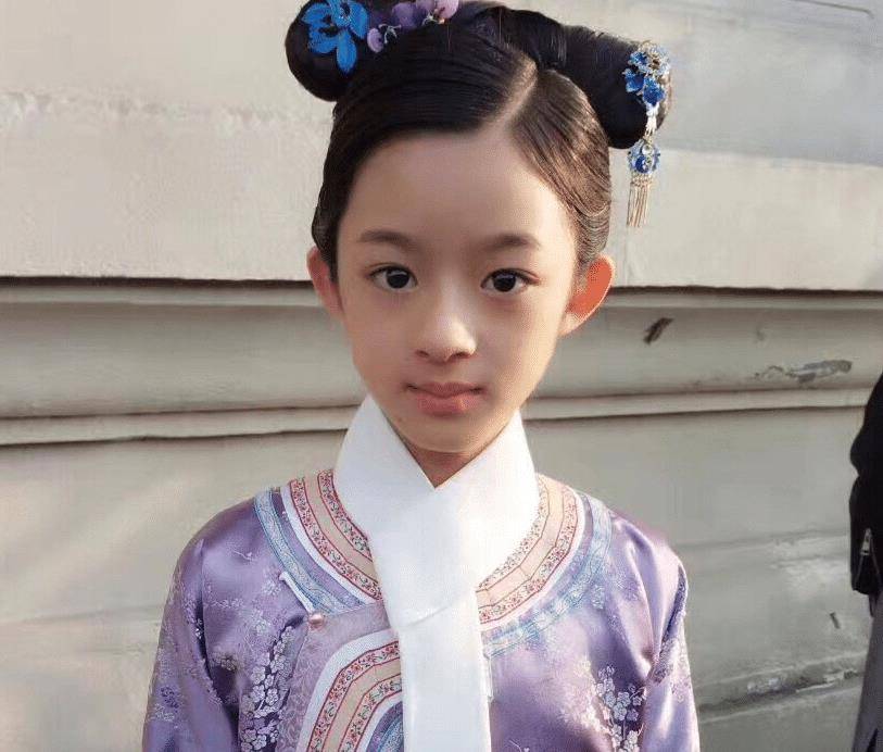 原创杨幂旗下又一新人小学没毕业就被签下6部热门古装剧中都有她