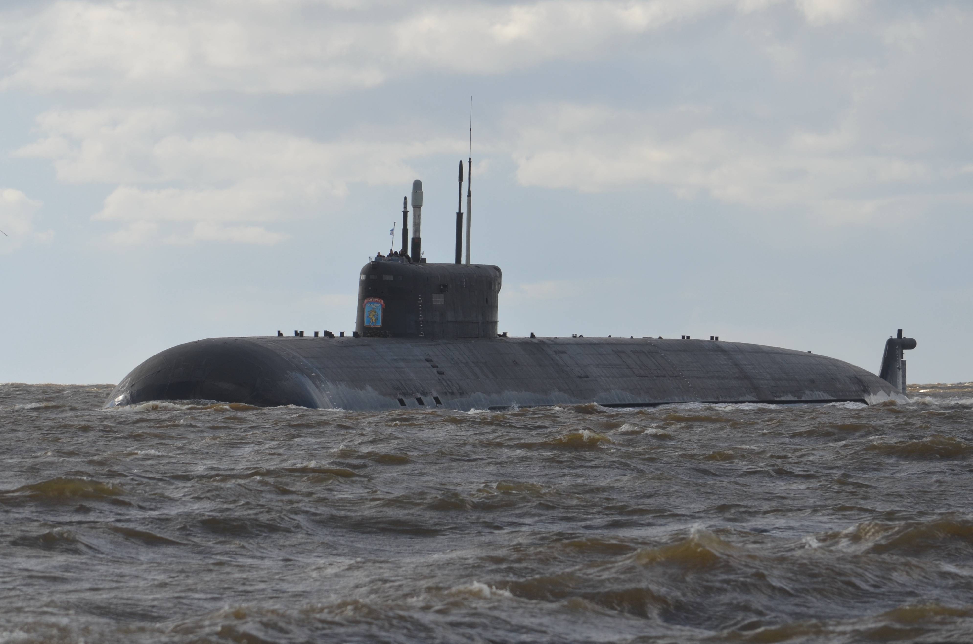 虽然俄罗斯海军的大型水面战舰这些年都较为难缠,但是水下核潜艇这种