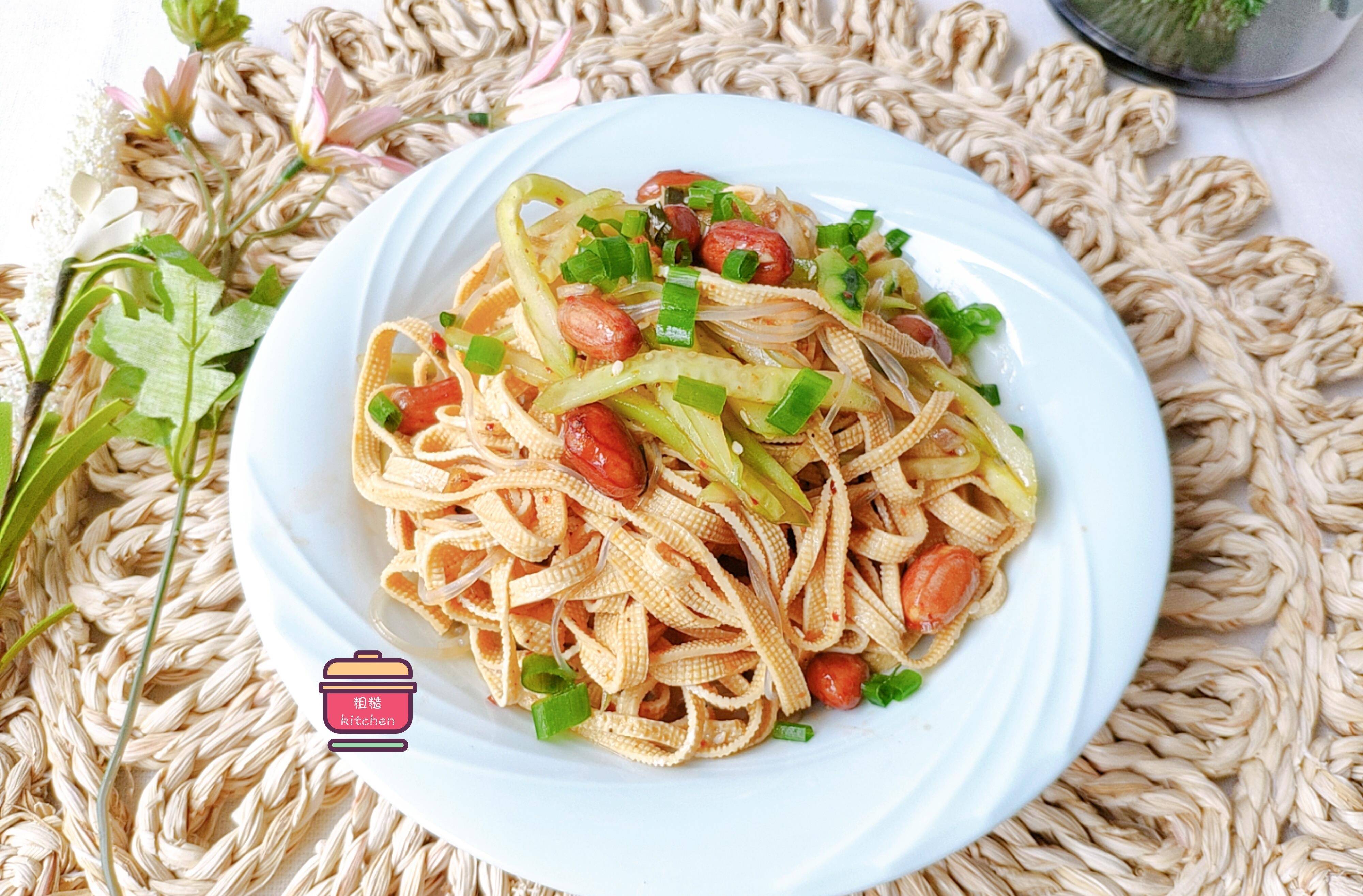 家里有个没事喜欢喝上两口的老公,做下酒菜就成了必备技能,凉拌,小炒