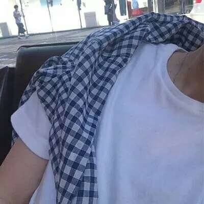 2022头像男帅气冷酷不露脸半身照,特别的有魅力的男生