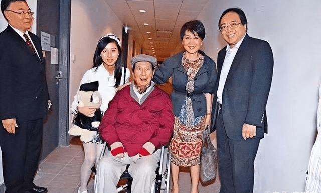 原创分得赌王亿万财产却转身与初恋结婚邓咏诗竟是人间清醒