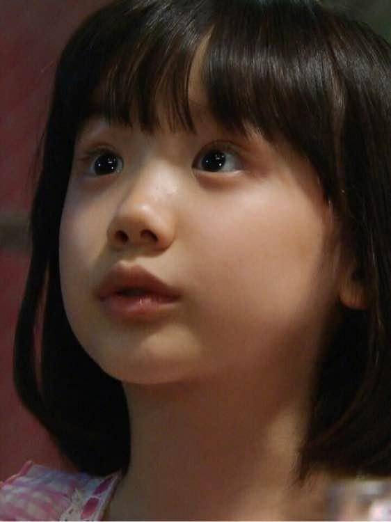 日本最萌童星爽文人生3岁出道8岁挣2亿18岁进顶尖名校学医