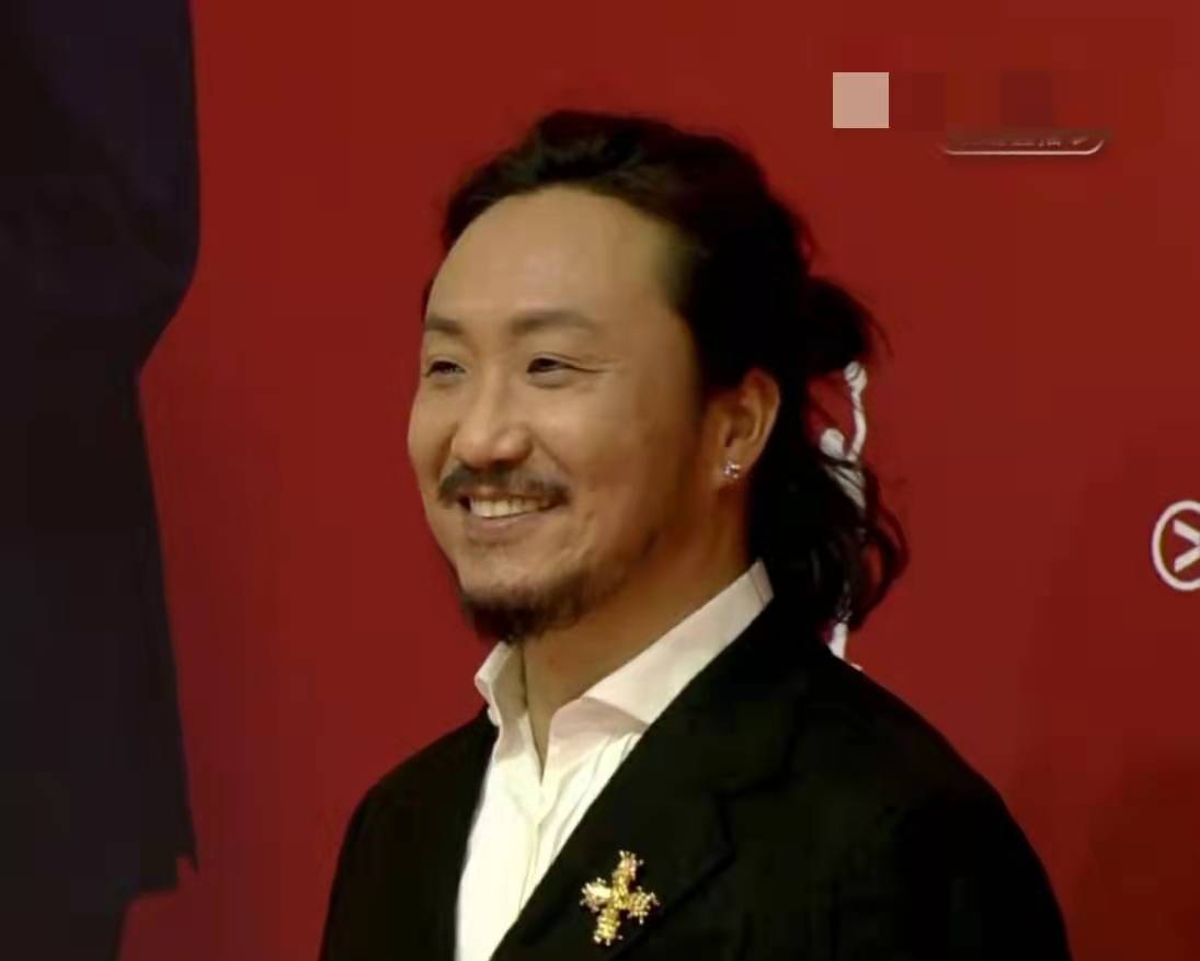 86岁谢贤额头发光显年轻,古天乐,郑中基均已变老_气质_皱纹_张家辉