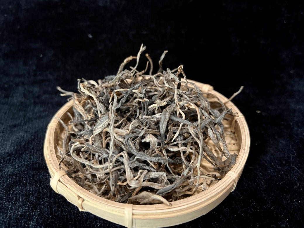 【老徐谈茶】第287期:老徐带你了解名山名寨茶系列之老曼峨古树茶