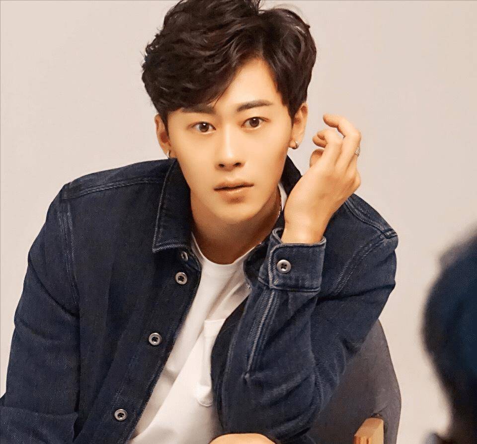 36岁男演员季东燃去世在云南虫谷演过扎龙刘芮麟发文悼念