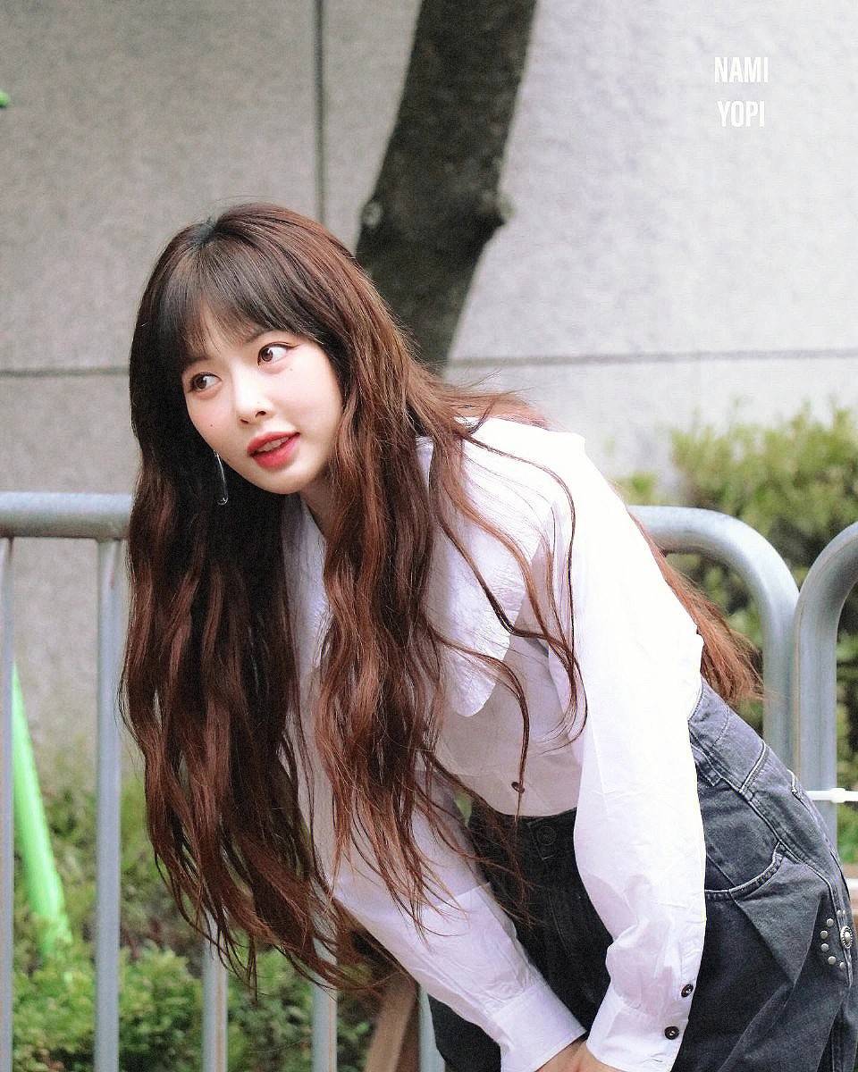 原创泫雅摆脱性感小野马称号清新现身甜美造型根本高中妹妹