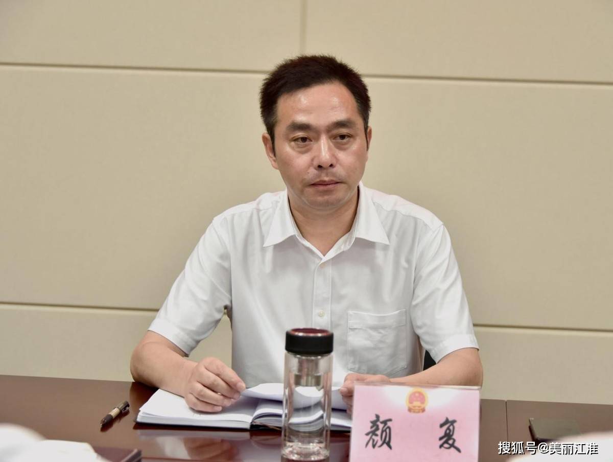 常委会主任胡启新,淮安区人大常委会领导葛明,谈效艳,李晓旭,刘宏彬