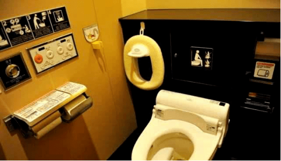 为何日本女厕马桶的特别按钮，让女游客尴尬不已？原来是这么回事