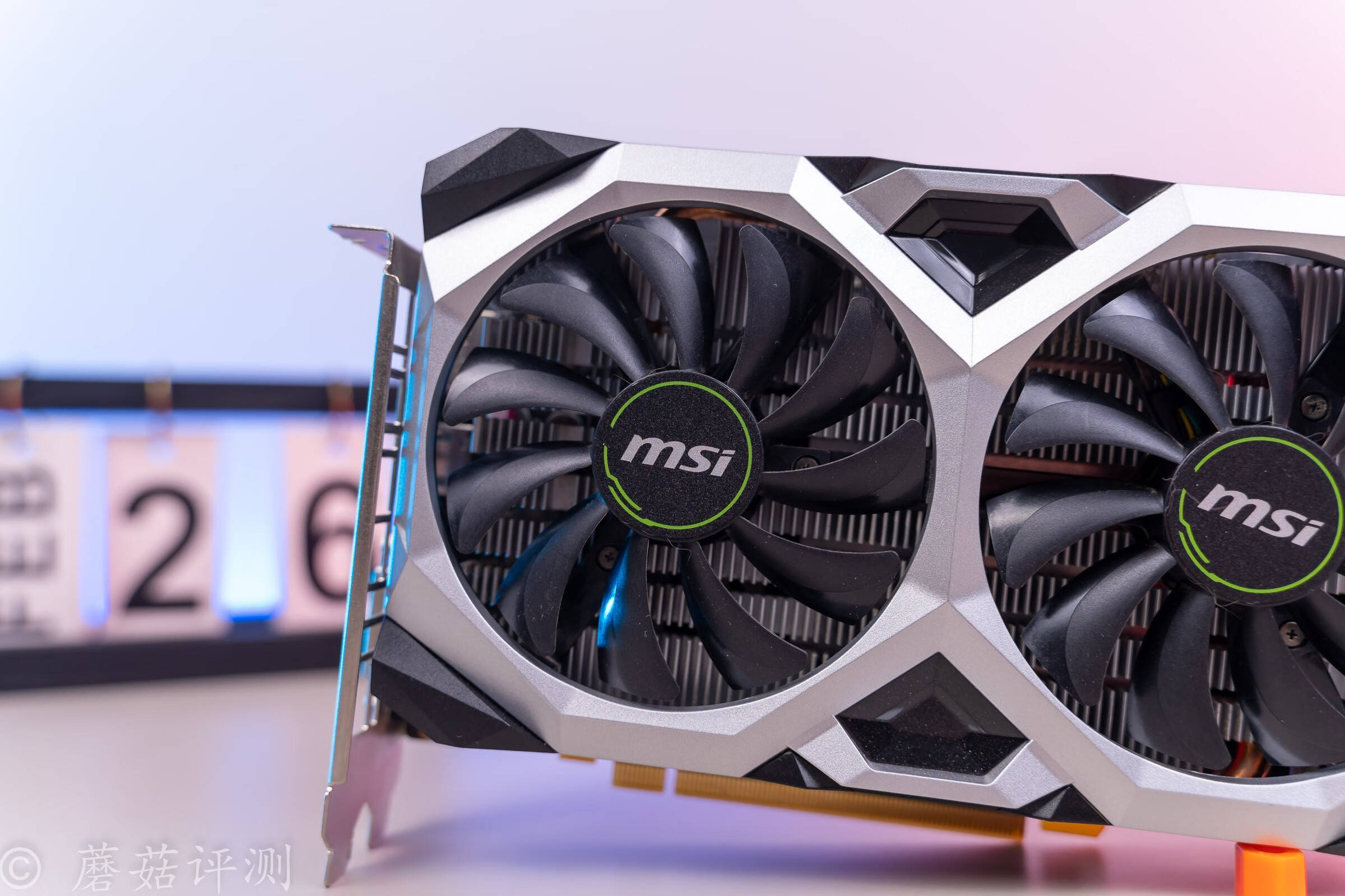 原创给家里的核显小主机升级一张小显卡微星gtx1660super万图师显卡