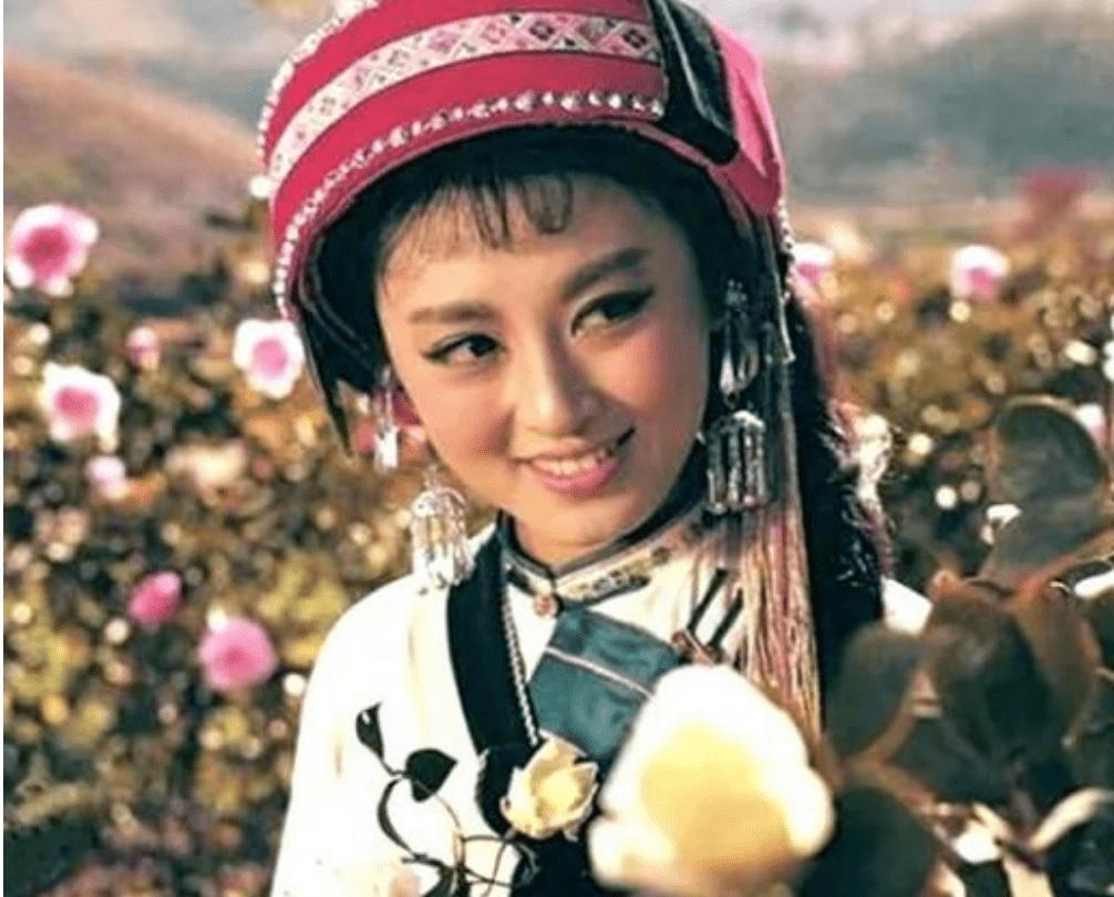 永远的阿诗玛杨丽坤去世22年,丈夫和两个双胞胎儿子后来如何?