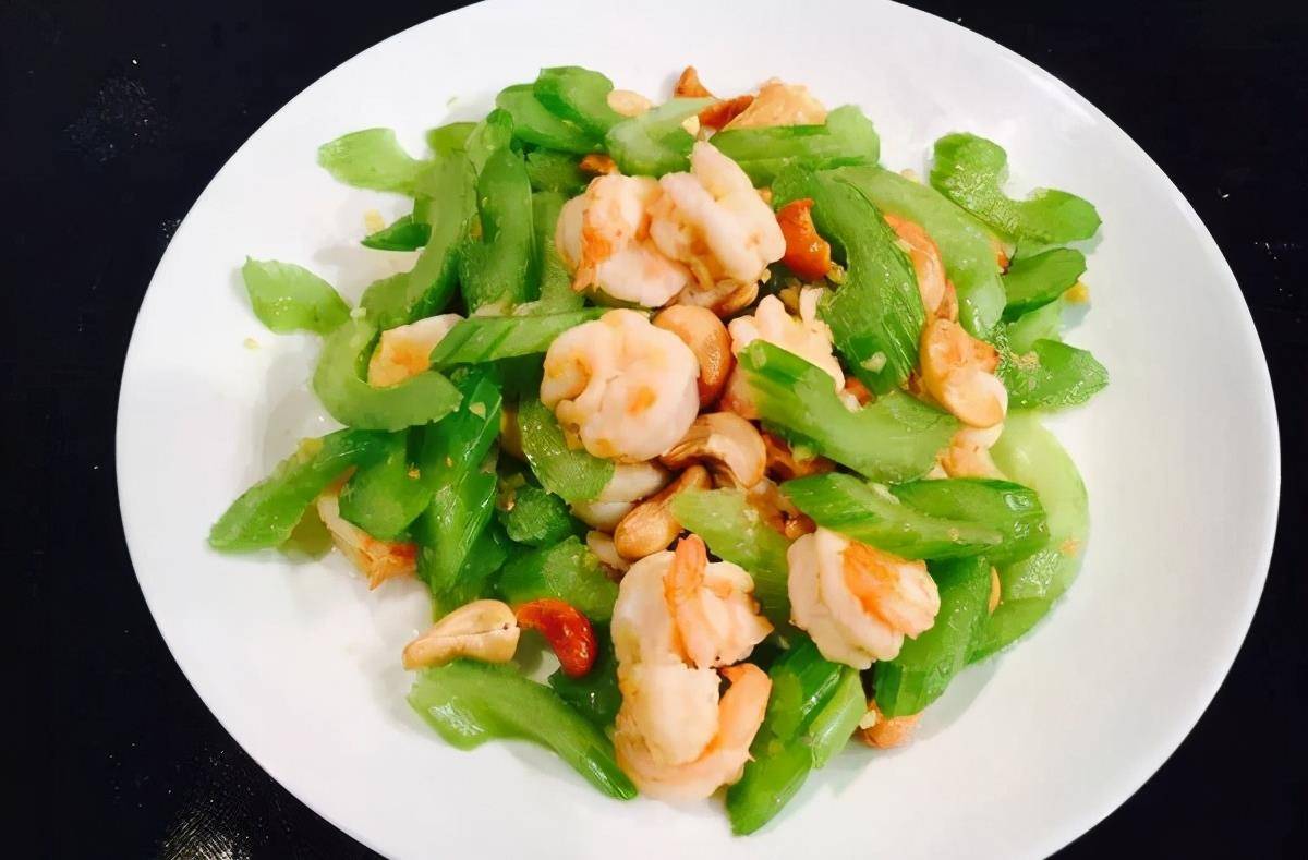 原创西芹炒虾仁这样做大人小孩都爱吃赶快安排吧