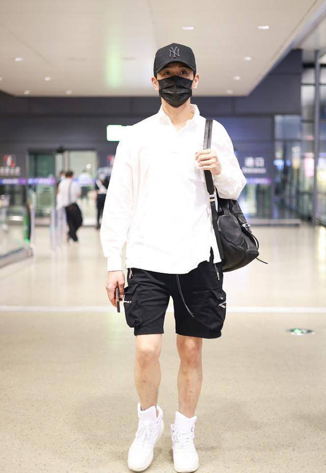 原创乔振宇真不像爸爸辈一身搭配清爽帅气更像小鲜肉