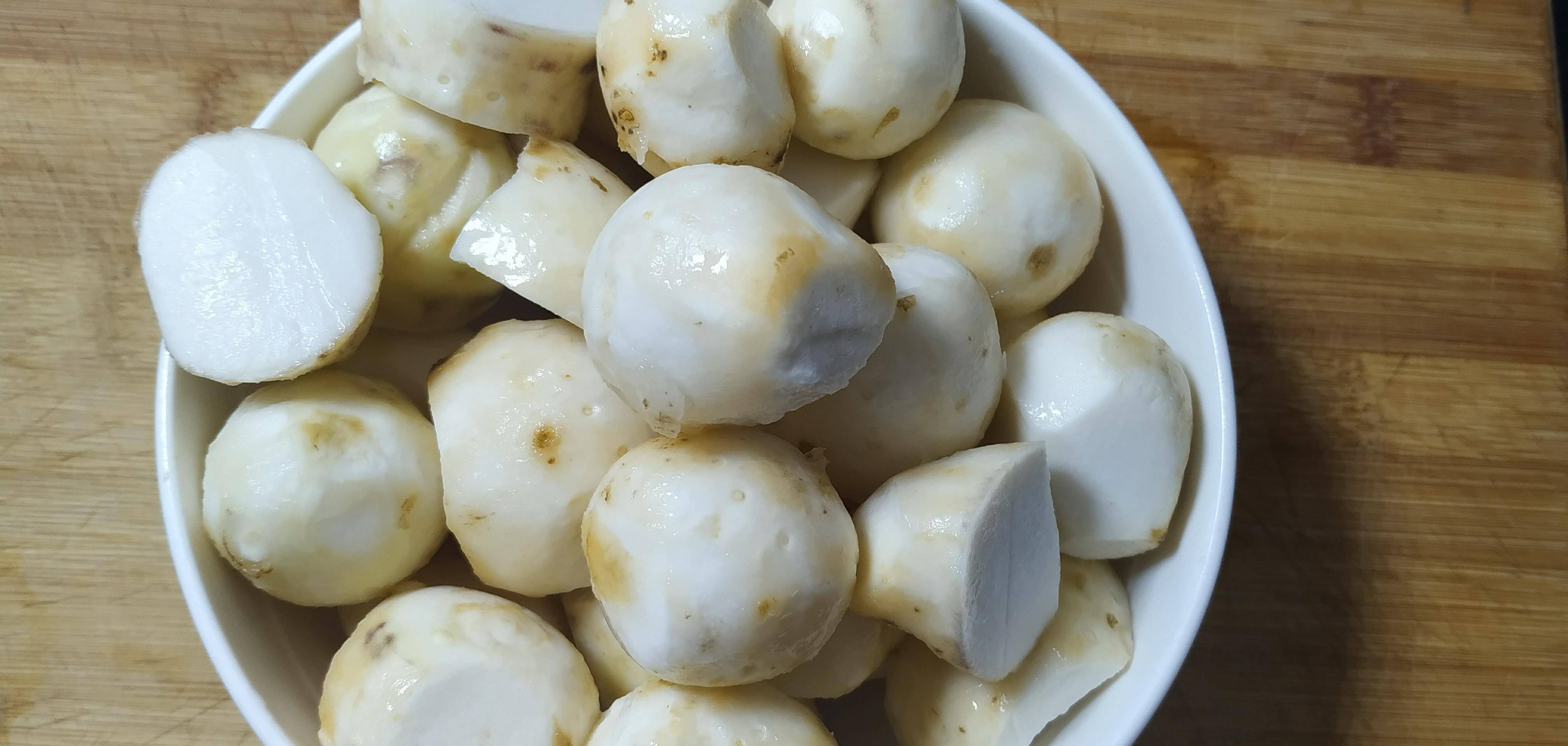 原创这道砂锅焖芋头下饭下酒都不错鲜香又美味比大鱼大肉还好吃