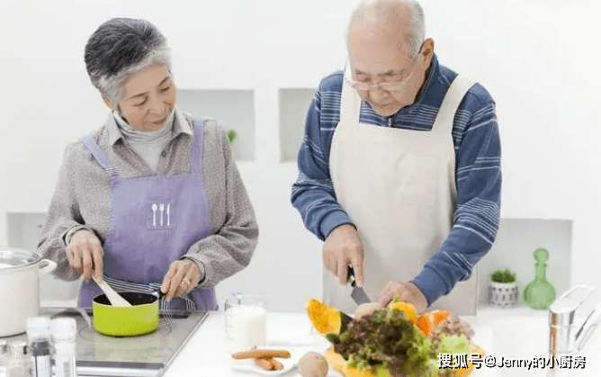 三伏天，饮食要合理！建议中老年人：多吃4样少吃2样，健康过伏天