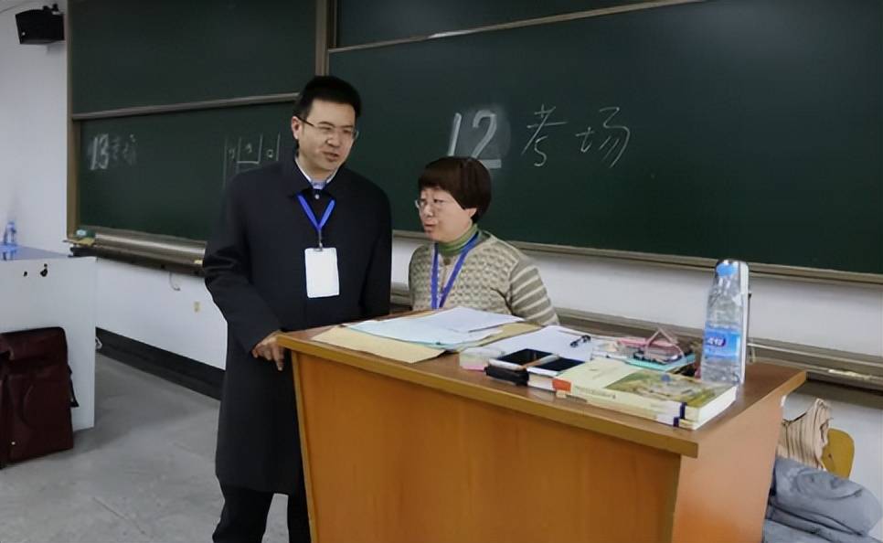 监考老师漫长的一生