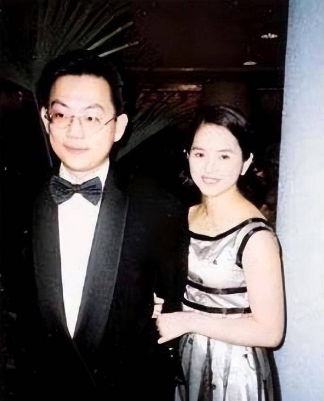 "港圈甜妹"叶蕴仪:嫁错人毁了一生幸福,离婚后独自带娃成女王_陈柏浩