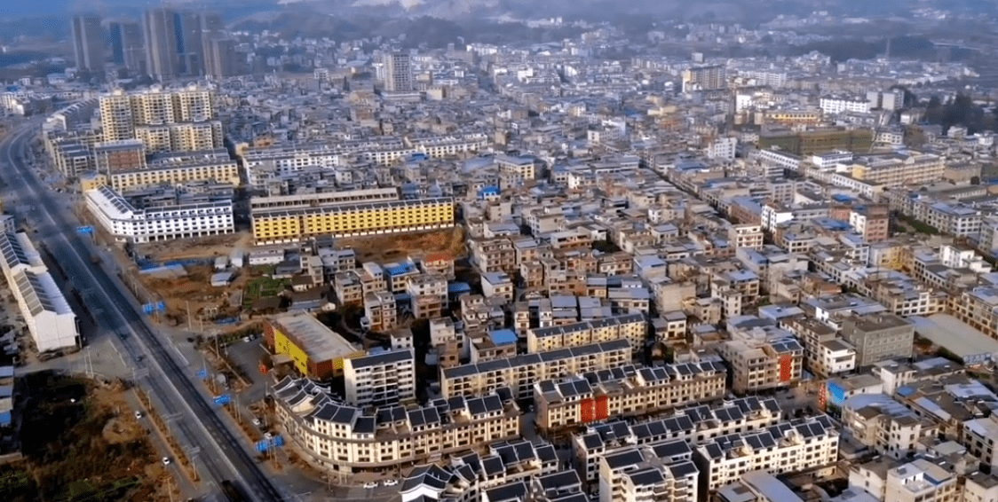 广西风头盖过县城驻地的两大乡镇:宾阳黎塘镇,金秀桐木镇