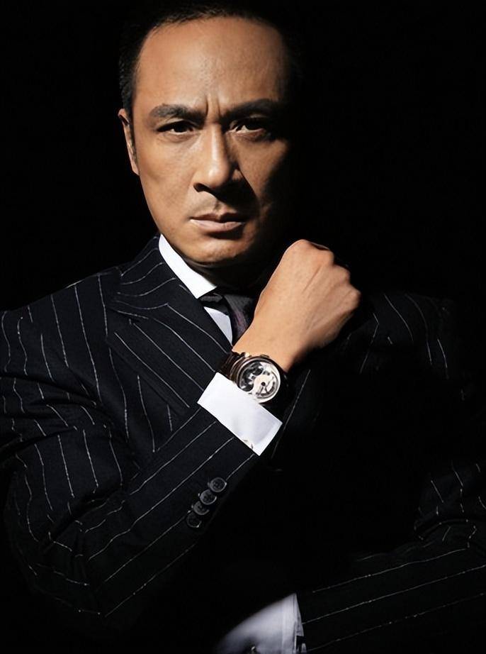 一起出道,反派魅力无人能及,怒批金像奖内幕_电影_叶伟信_工作时