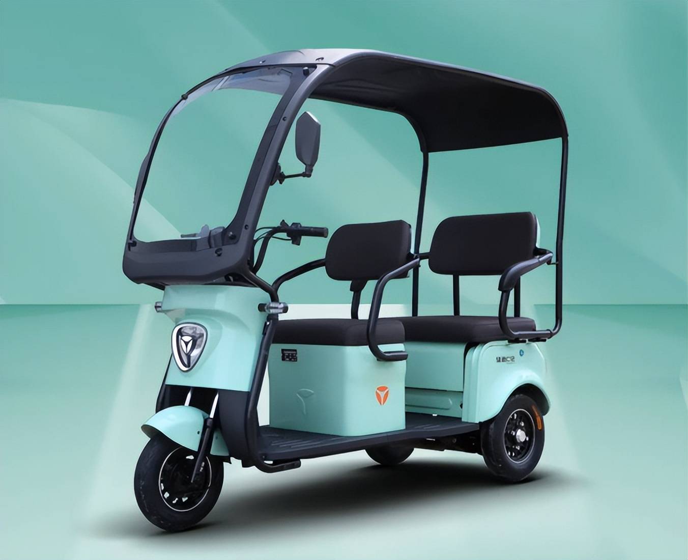 雅迪c12电动三轮车测评:自带雨棚,遮阳挡雨,老年人也能放心骑_搜狐