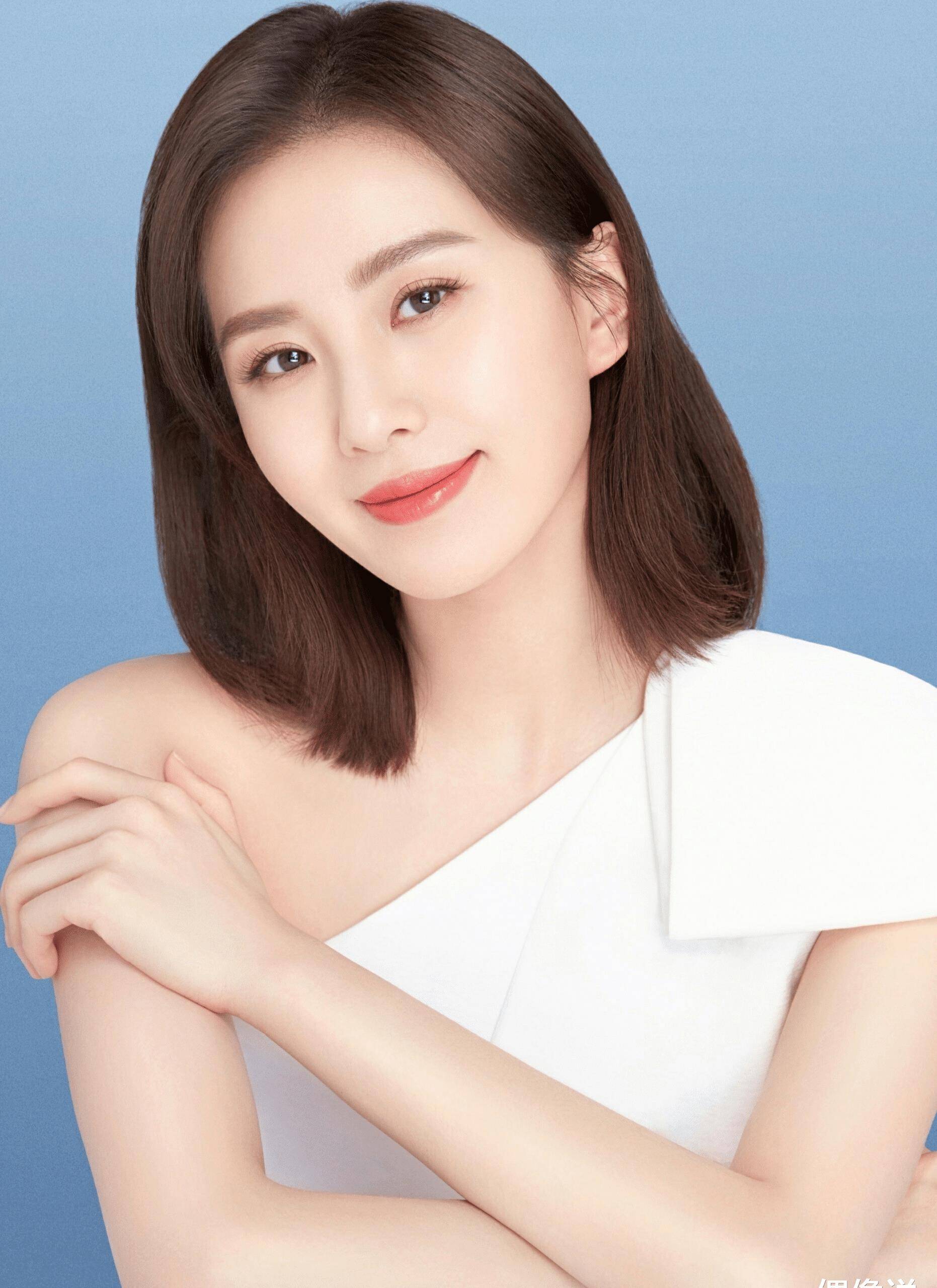 原创女星同天过生日刘诗诗晒美照闫妮晒手写信李宇春粉丝晒慈善