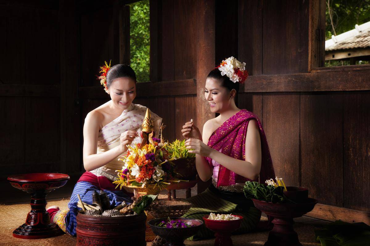 泰国餐桌礼仪图片