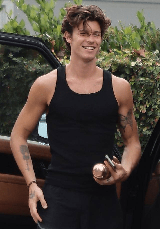 1/5当地时间2022年7月28日,美国加州,歌手肖恩·蒙德兹(shawn mendes)