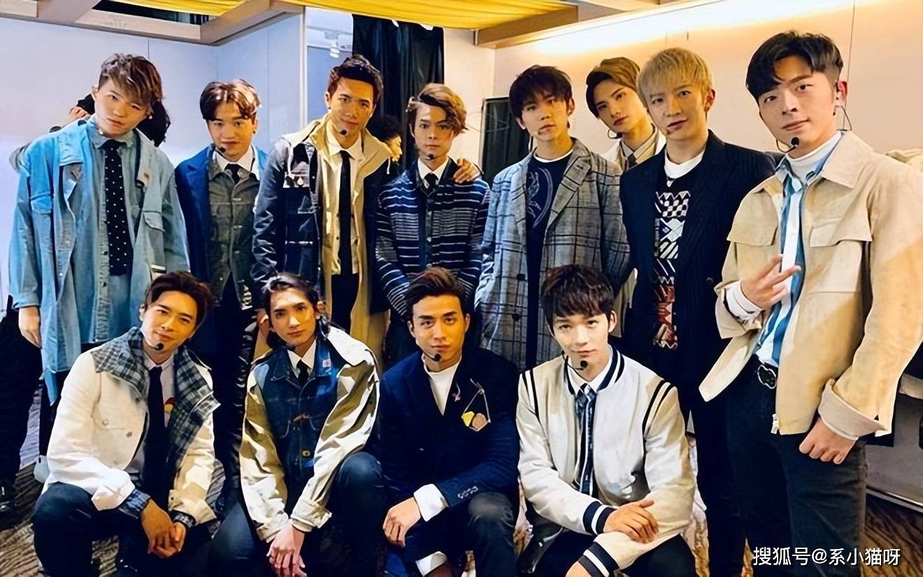 香港男团红馆演唱会发生严重事故巨大屏幕直接击中伴舞演员