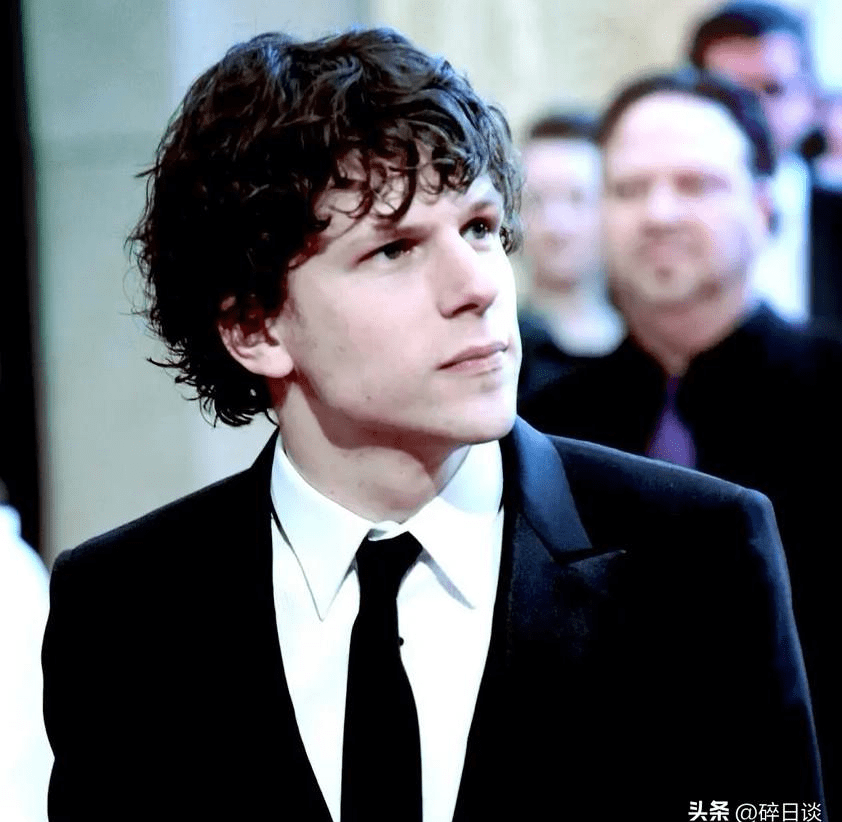 影视人物志《杰西·艾森伯格》性格内敛表演丰富的犹太实力派