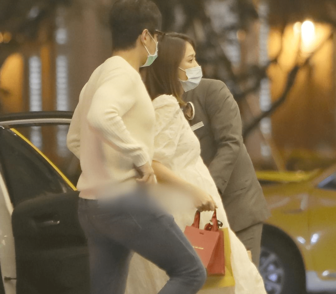 原创43岁陈乔恩默认怀孕传闻网传男方家生意出问题她一直拿钱贴补