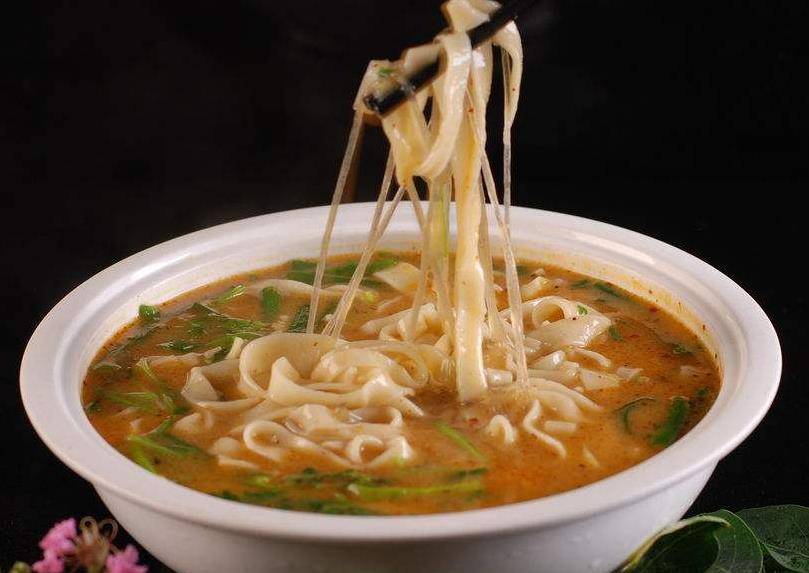 羊肉糊汤面 面汤雪白浓稠香远味爽,看这一碗能值多少钱?