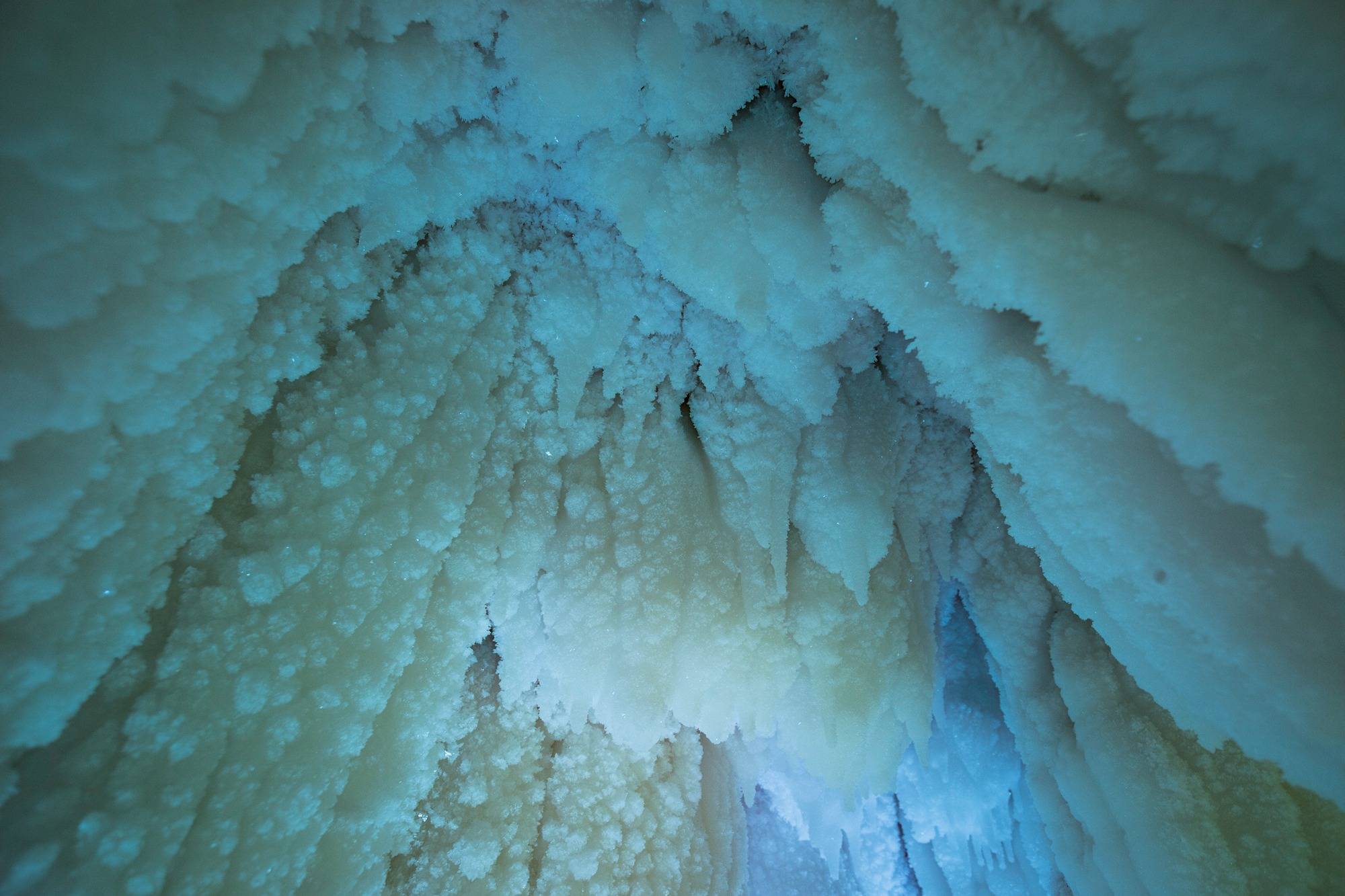 山西云丘山有一座天然冰洞，已有300多万年历史，常年清爽如冬季