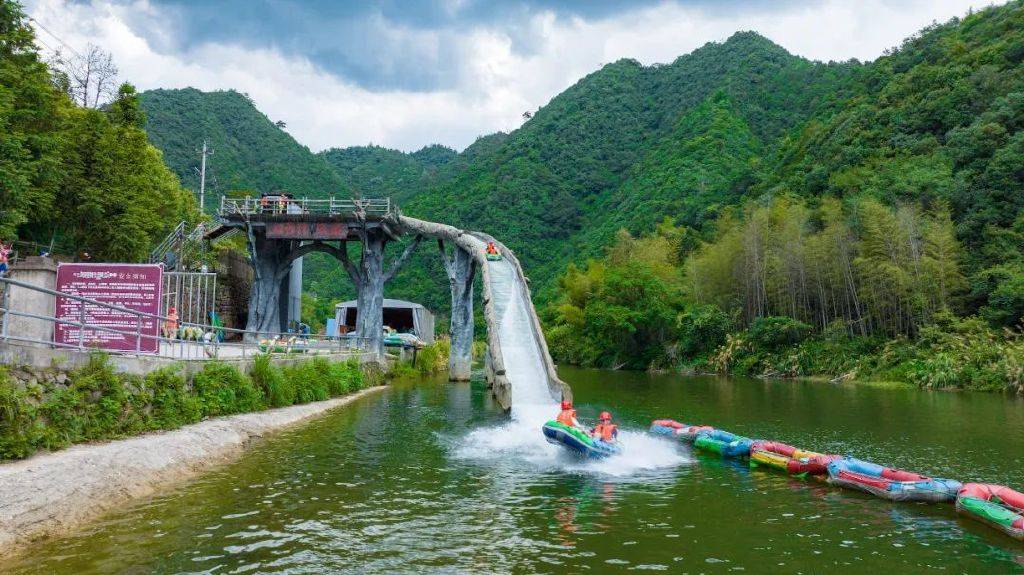 无漂流不夏天,萤火虫乐园,去桐庐做一只快乐的加勒比小海盗