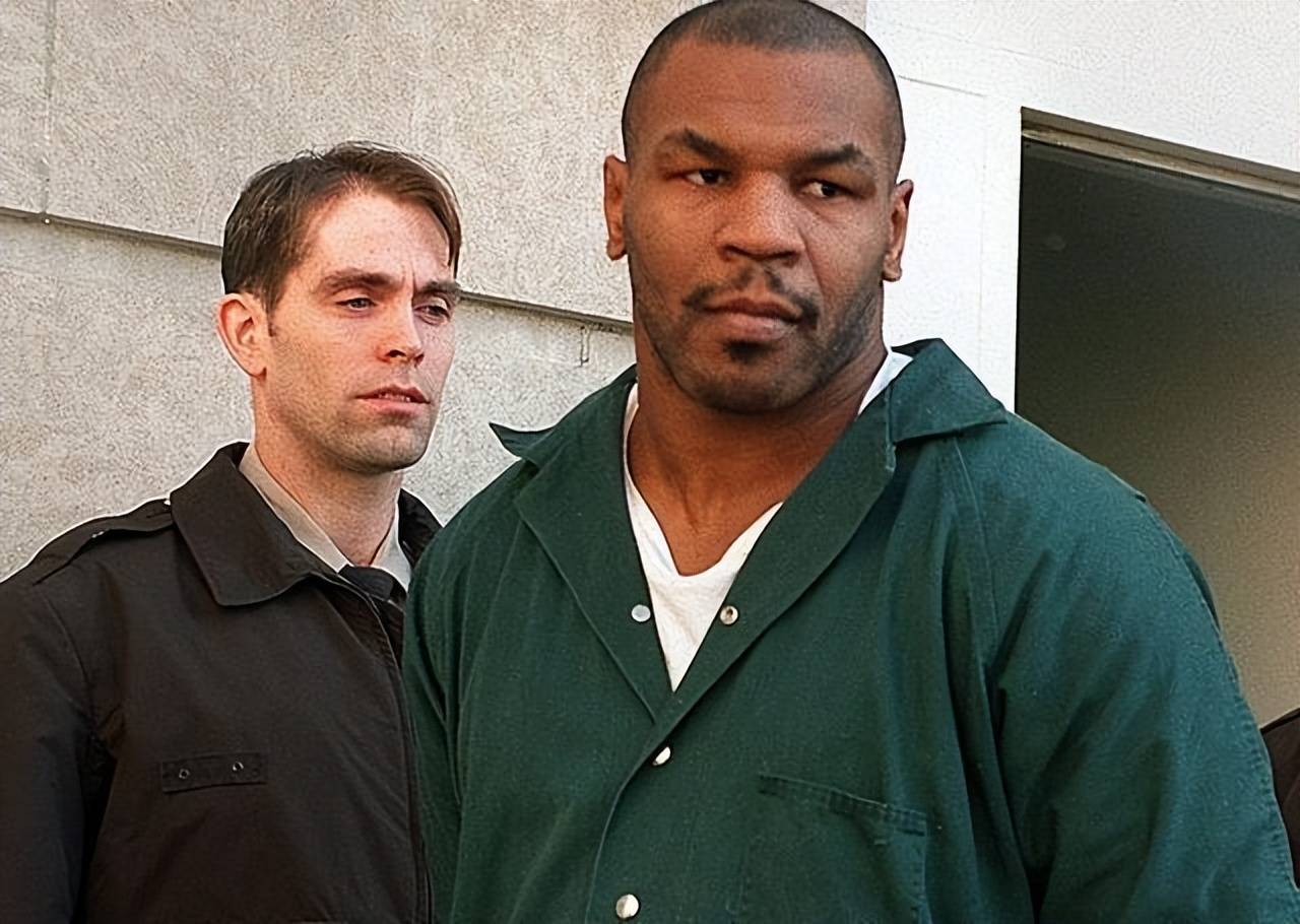 原创1992年拳王泰森入狱自爆与中年300斤女狱警交往趁天黑约会