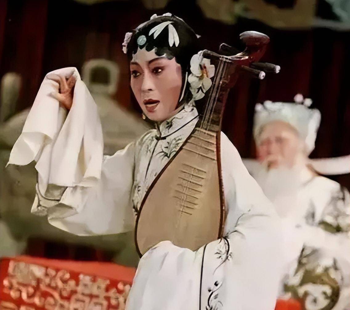 名伶白玉霜:被尊为评剧皇后,却遭汉奸惦念,最终英年早逝_卞氏_李景春