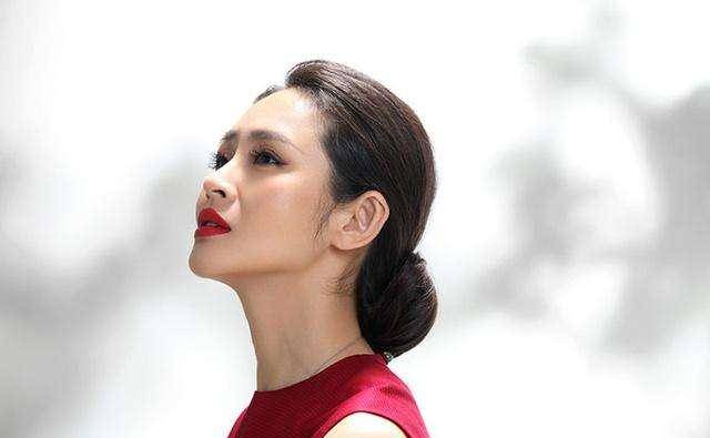 四位四十而已的知性,时尚女明星,你最钟意谁?_陈数_周韵_于明加