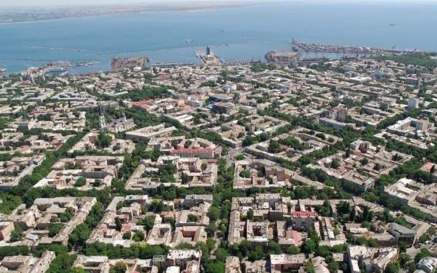 黑海沿岸最大的港口城市，为乌克兰所有，被誉为“黑海明珠”