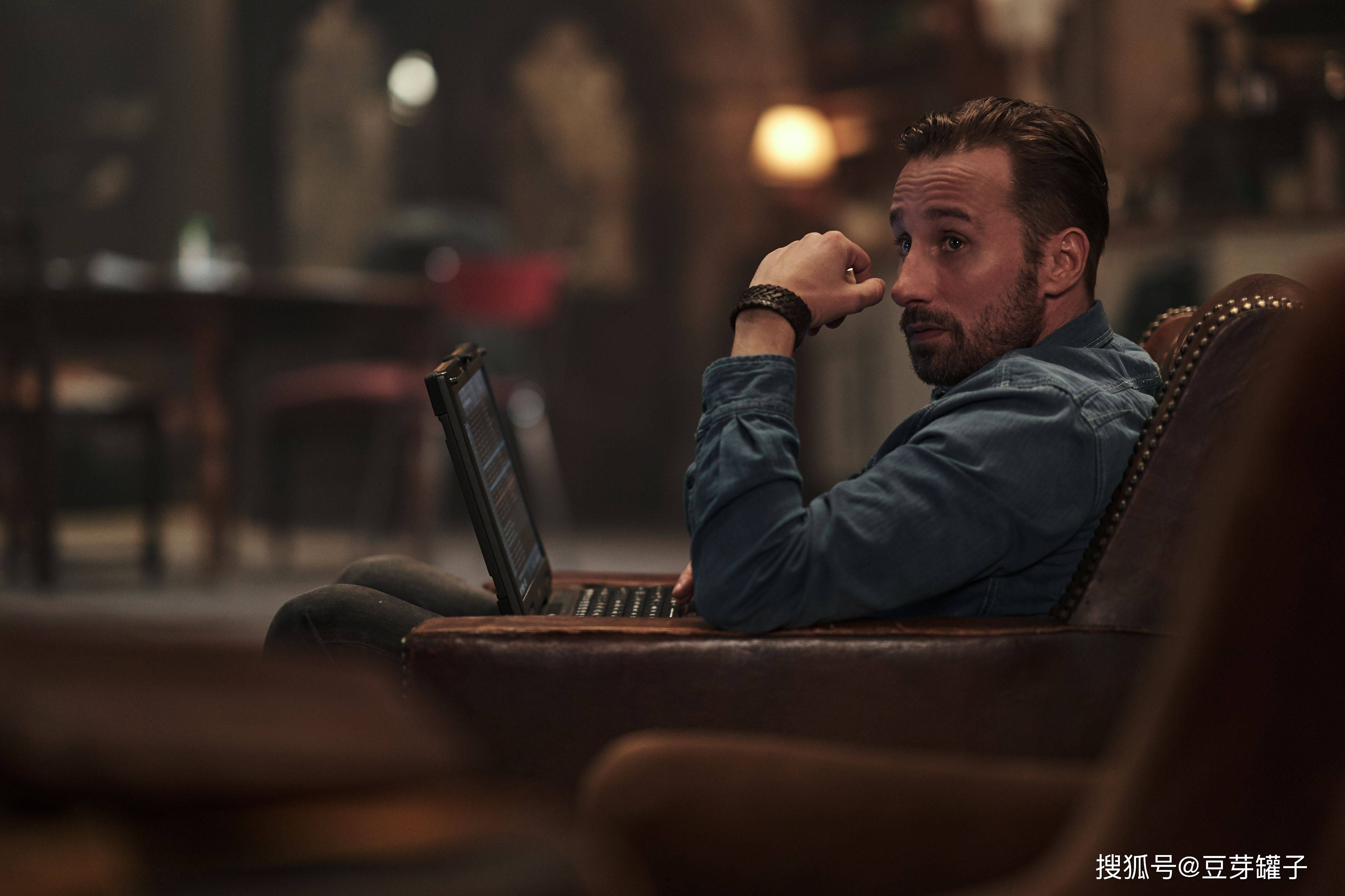 《永生守卫》:动作华丽的爆米花爽片,角色塑造令人刮目相看!