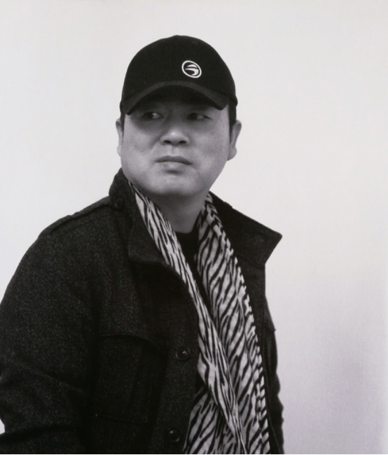 1966生于苏州枫桥,早年先后拜著名画家钱伯伟,黄钟为师研习中国山水画