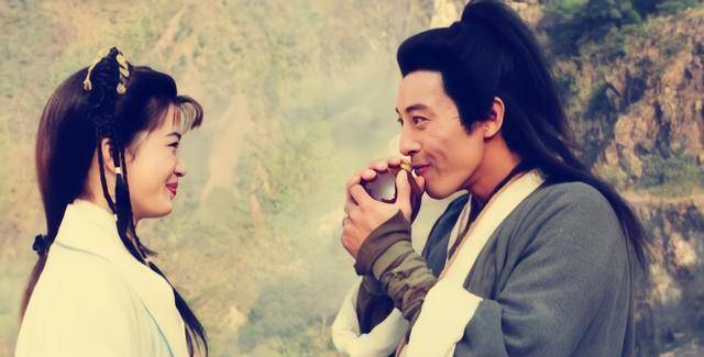 长大后明白,为何林平之会恨令狐冲,岳不群和他感同身受_岳灵珊_报仇