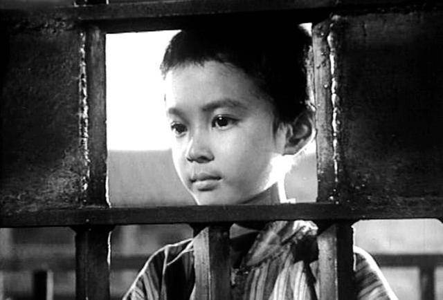 8.方舒饰演的小英雄小萝卜头.