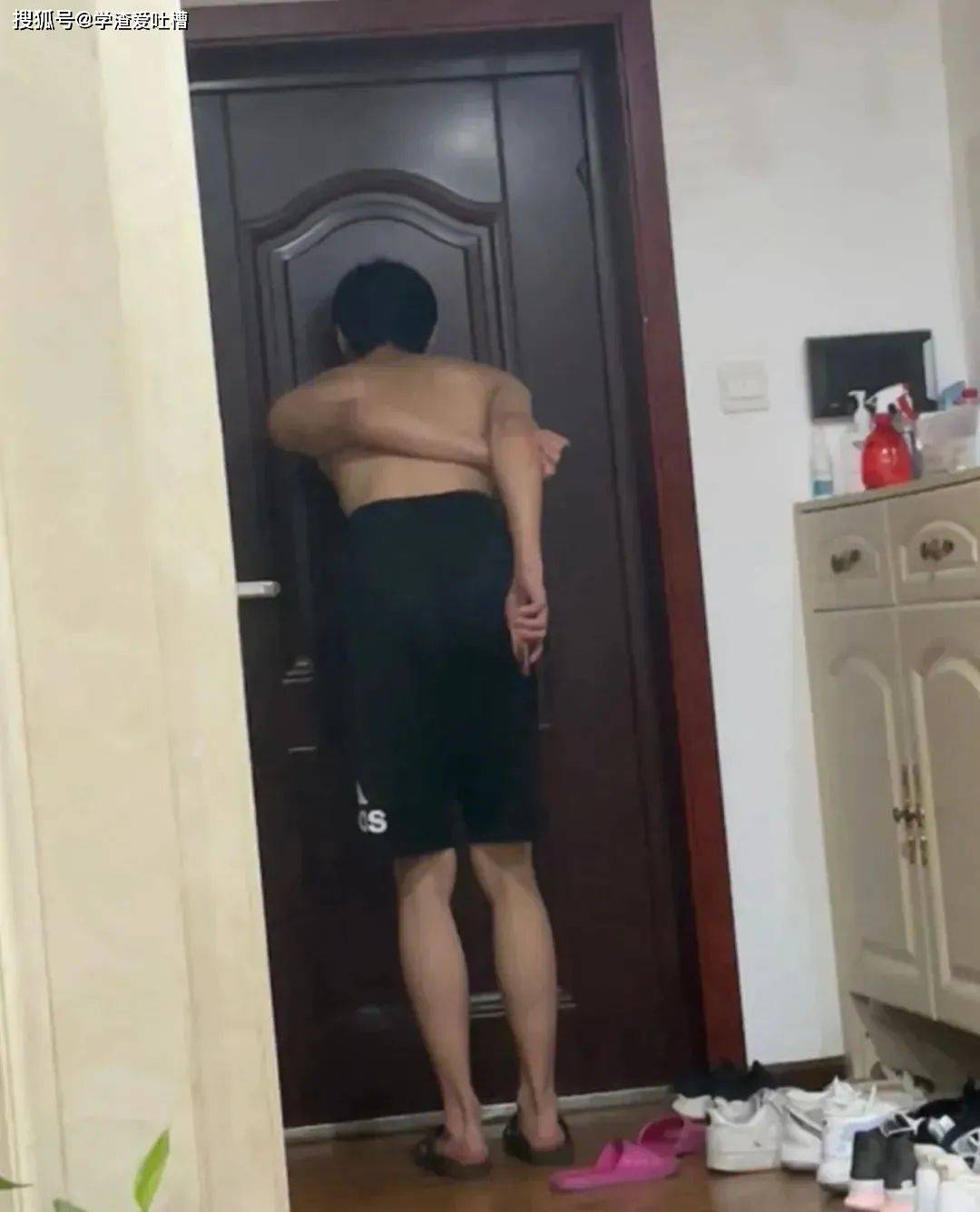 原创
“当女友的老公突然打电话给我...”哈哈哈这是啥背德文学!