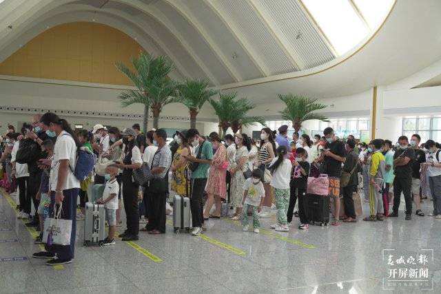 云南铁路暑运已累计发送旅客878.5万人次