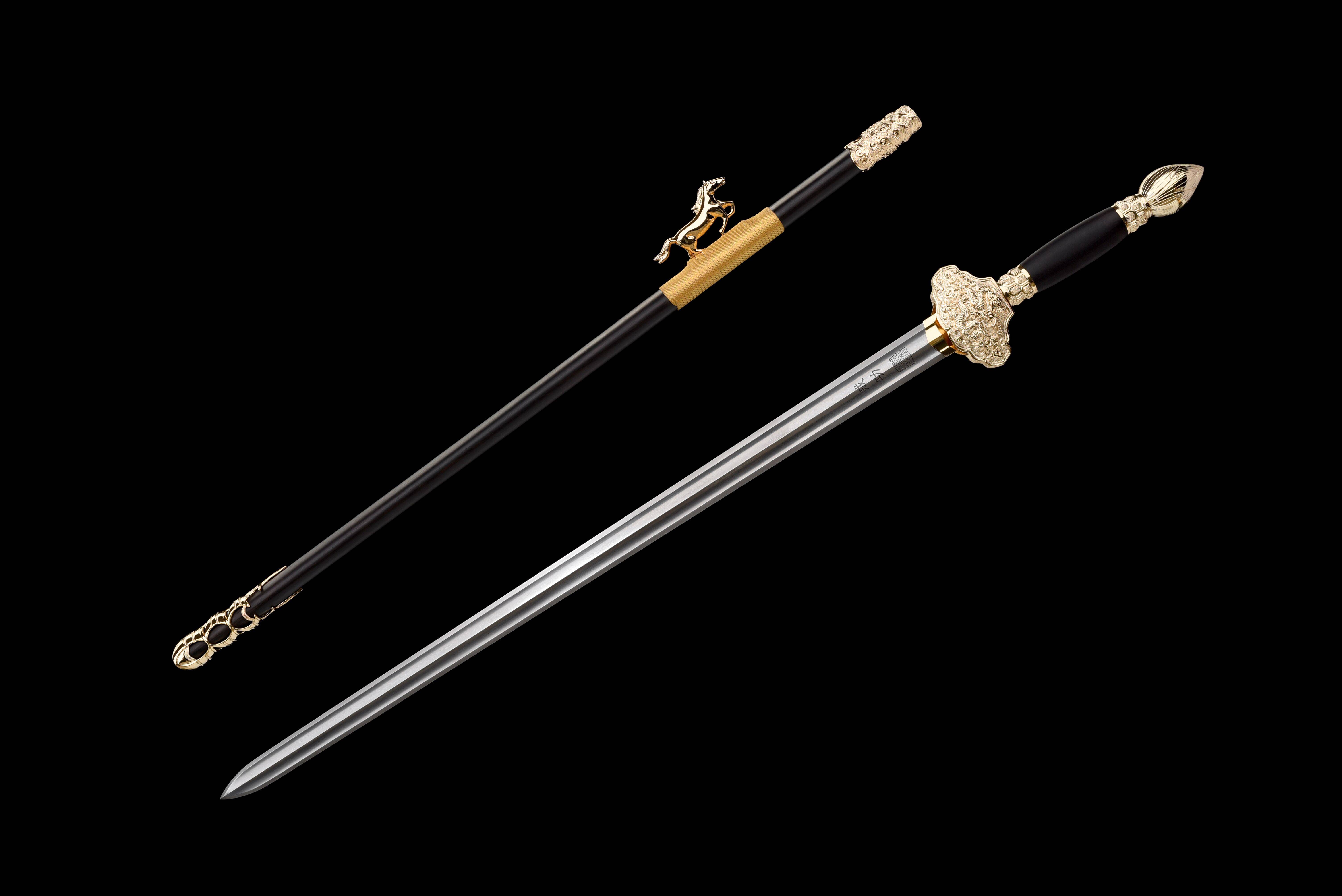 成功剑由中国工艺美术大师,国家级非物质文化遗产龙泉宝剑锻制技艺