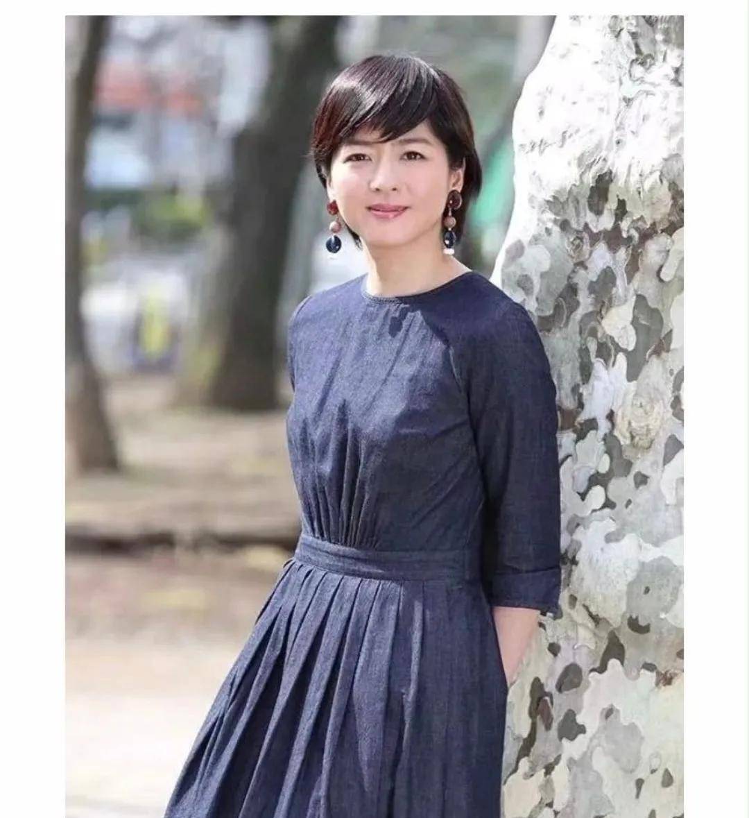 中李连杰的红颜知己中山忍:年近50未婚,仍清纯可人_姐姐_单身_漂亮