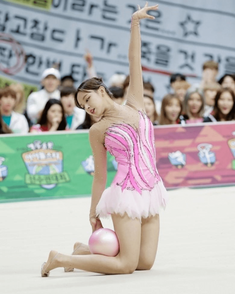 阿推就是因为程潇知道宇宙少女的~周子瑜 【女子射箭】被称为一代射箭